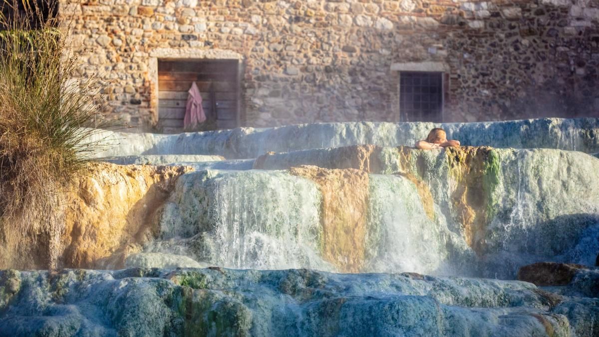 La capital termal de España tiene 20 balnearios y más de 300 manantiales.