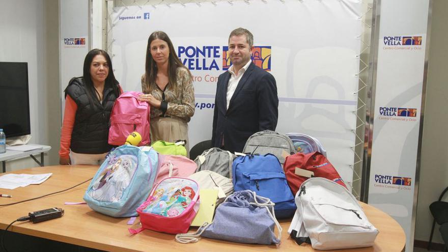 La Fundación Amigos de Galicia entrega sus mochilas solidarias