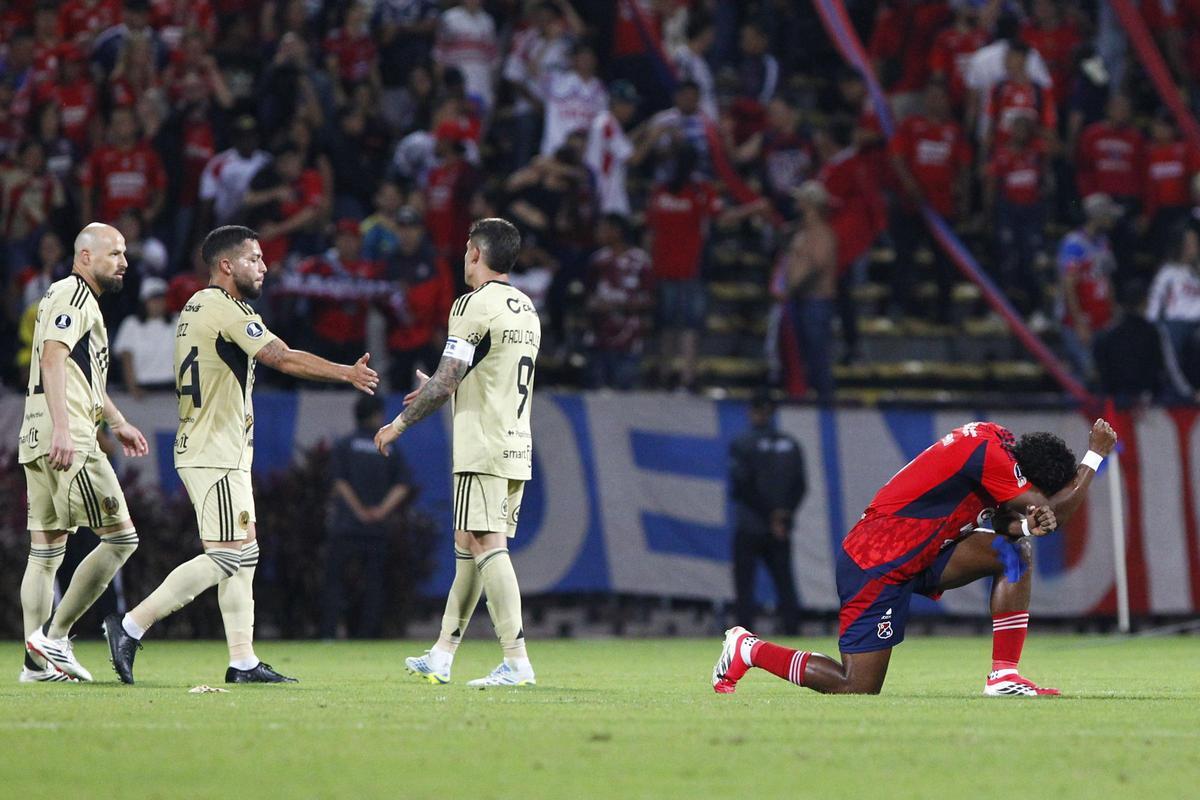 Didier Moreno, en Copa Libertadores, de rojo