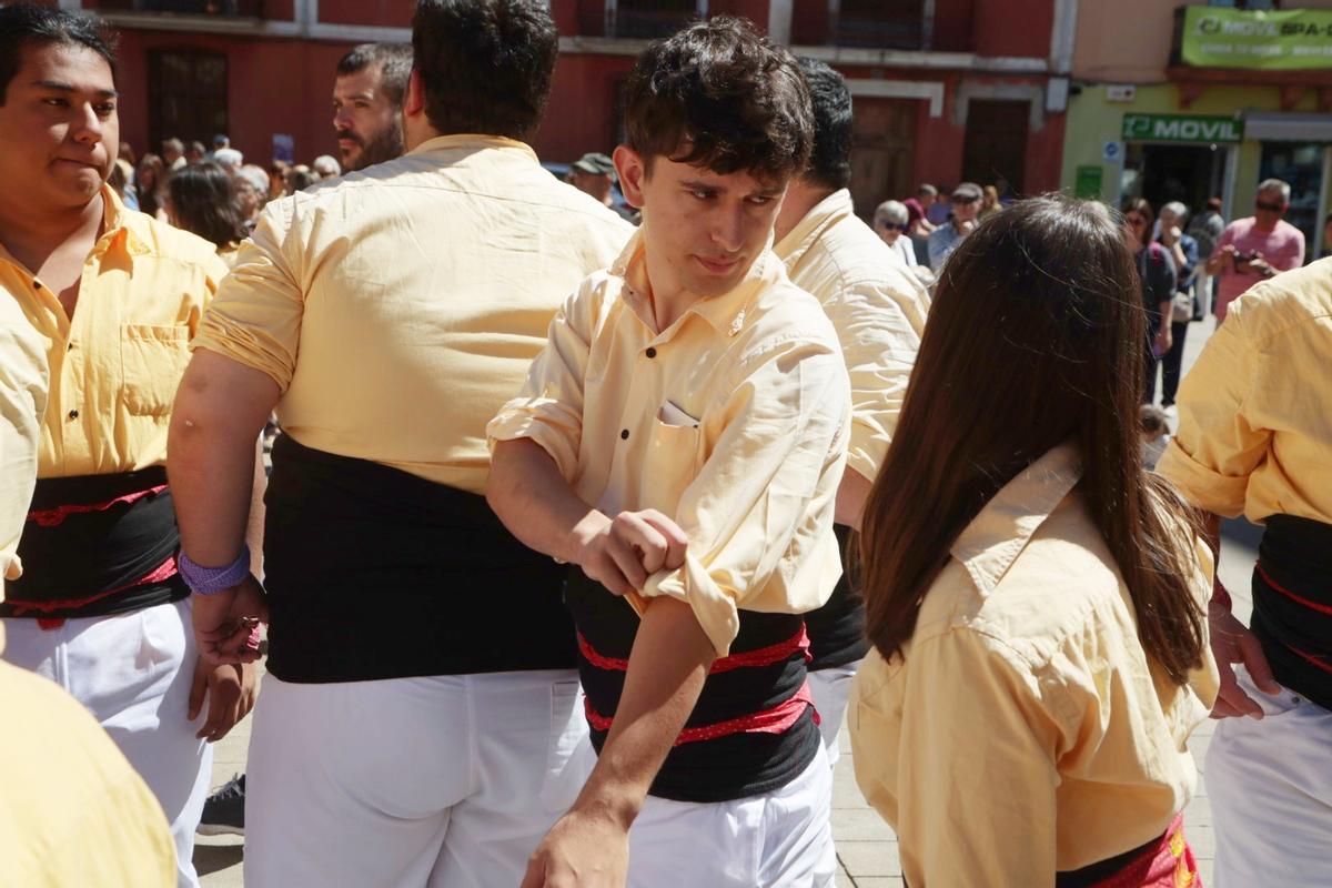 Els 'castells' dels Bordegassos de Vilanova i la Geltrú toman las calles de Vila-real