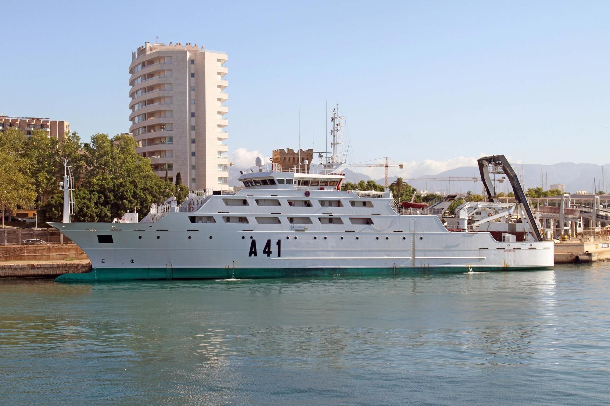 El buque escuela Intermares, atracado en Porto Pí.