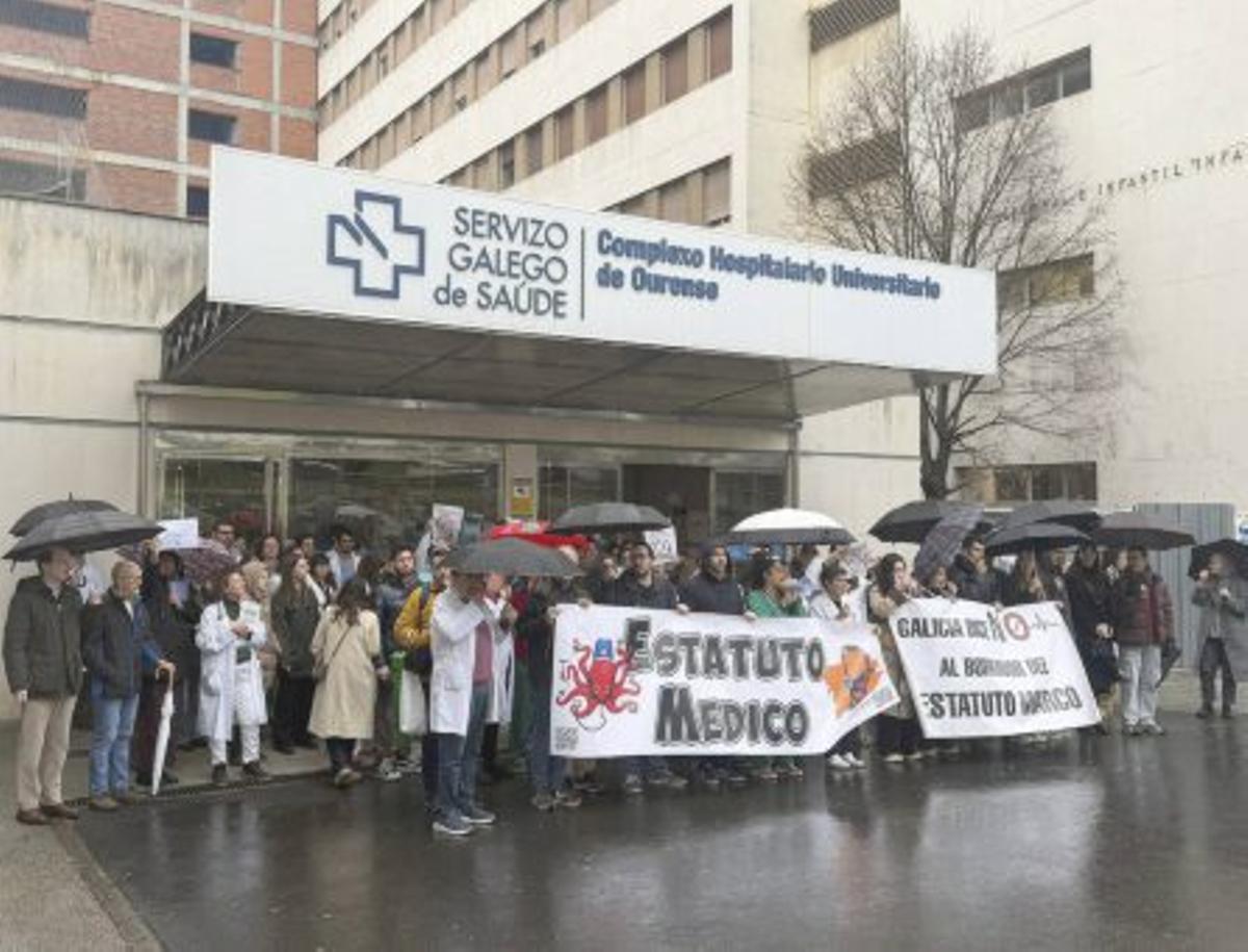 Protesta de médicos, ayer. |  FdV