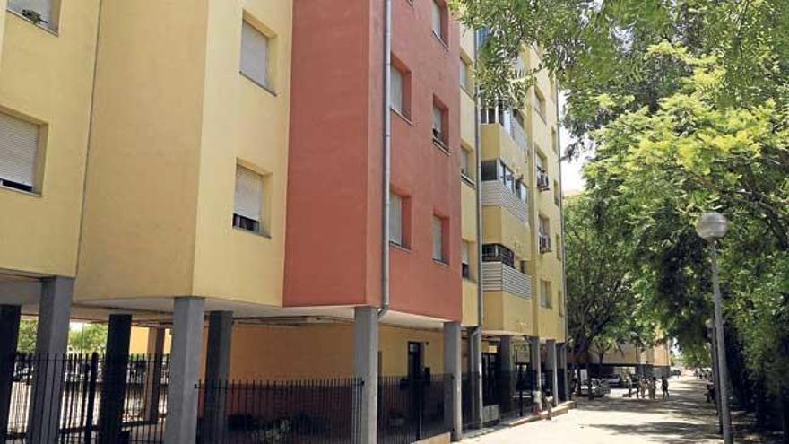 El ataque de la madre al hijo tuvo lugar en la vivienda que comparten en la calle Caracas de Palma.