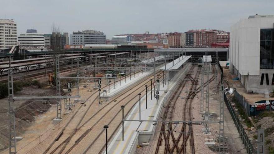 Aspecto de la estación provisional de Gijón, en la calle de Sanz Crespo.