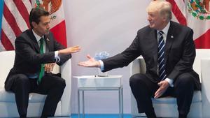 Trump (derecha) y Peña Nieto, en un encuentro durante la cumbre del G-20 en Hamburgo, el 7 de julio.