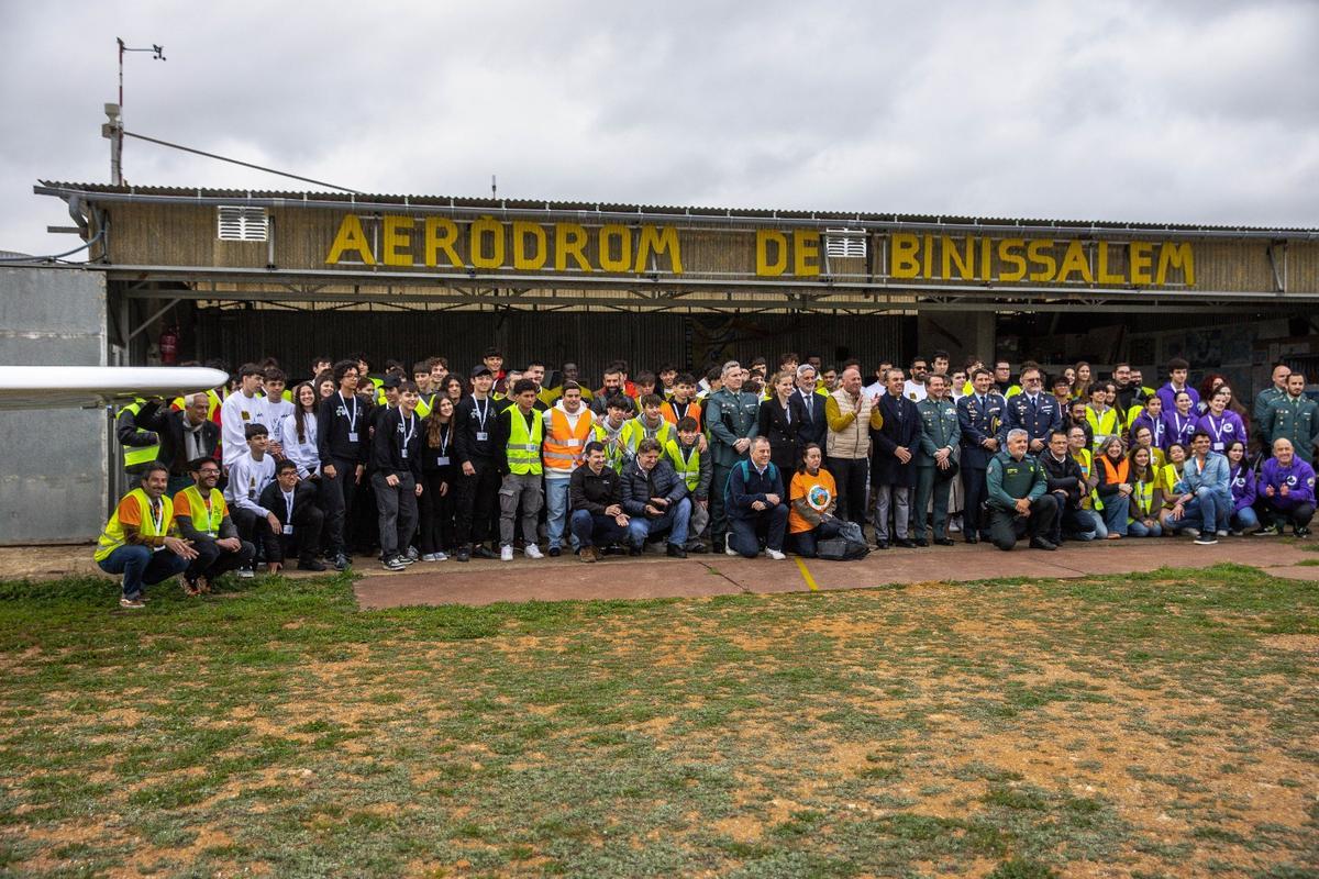 Alumnos de dieciséis institutos de Baleares lanzan sus satélites al cielo en el Desafío CanSat 2025