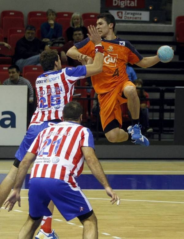 Fotogalería del encuentro del BM Aragón ante el Atlético