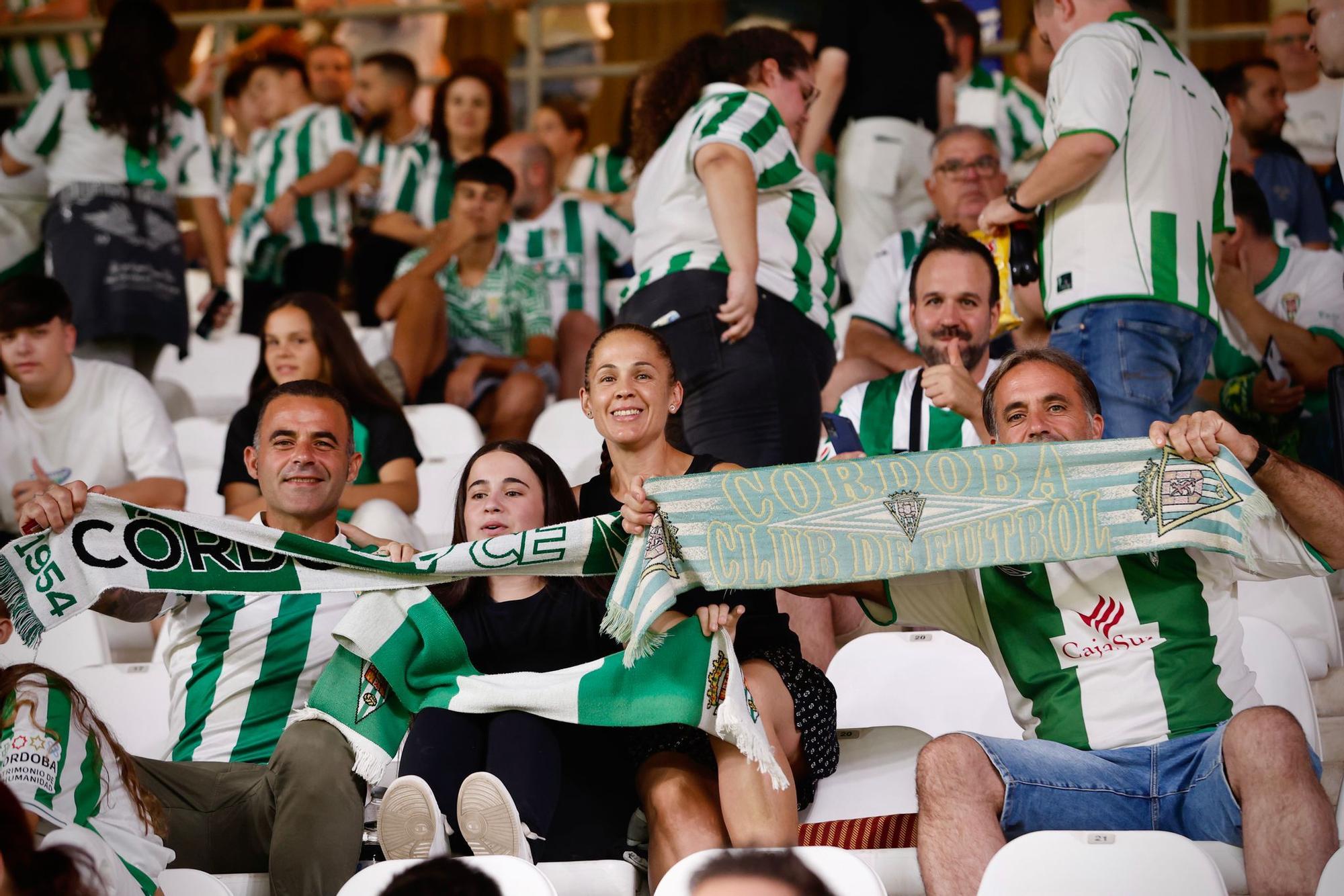 Córdoba CF-Cultural Leonesa | Las imágenes de la afición en El Arcángel