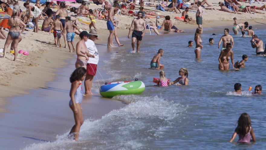 Els llocs de treball turístics creixen un 6,6%