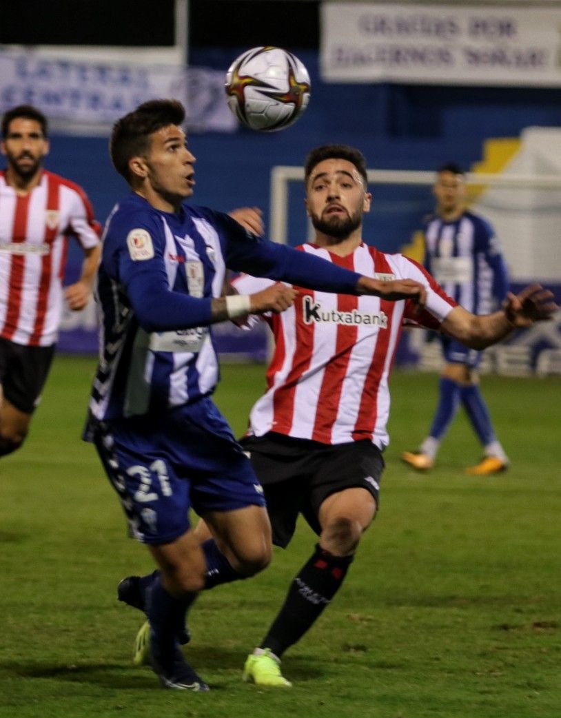 El supercampeón sufre en Alcoy (Alcoyano 1 - Athletic 2)