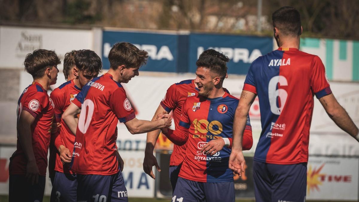 L'Olot celebrant un dels gols contra el Penya deportiva