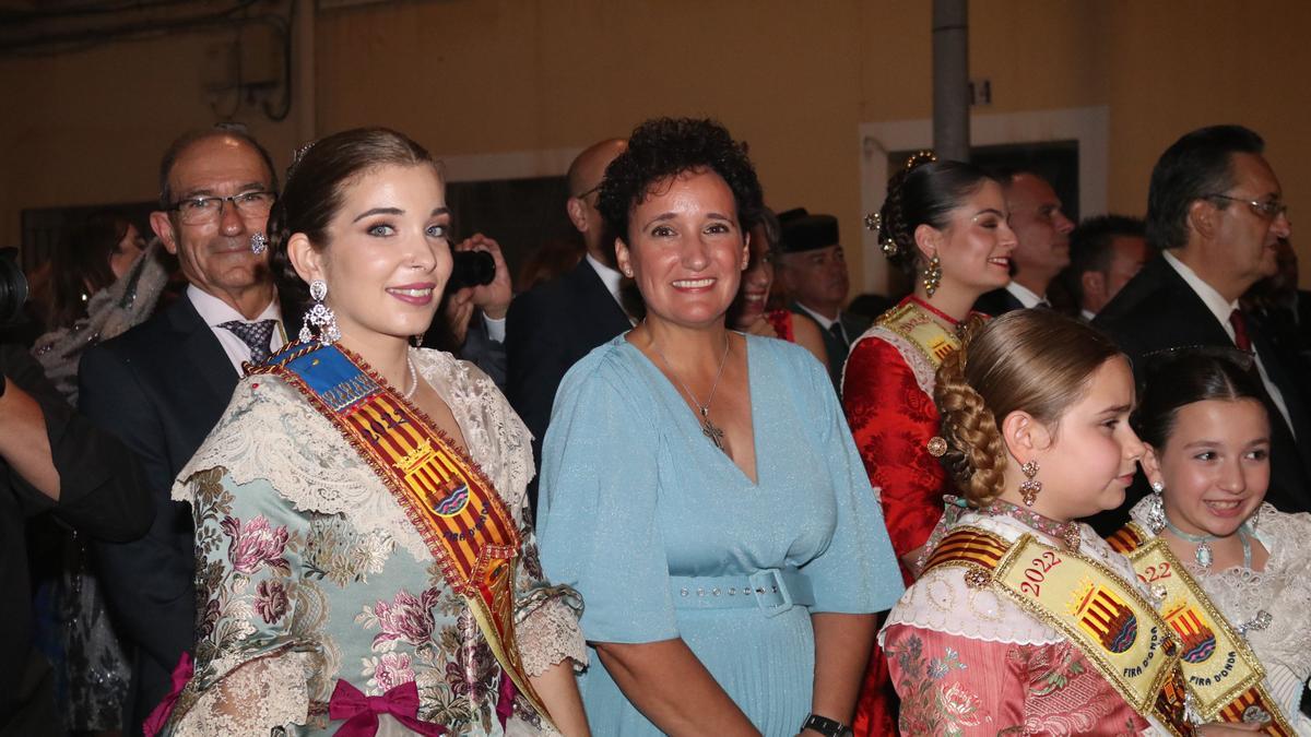 La alcaldesa, Carmina Ballester, con la reina de la Fira, Roser Fernández Segura