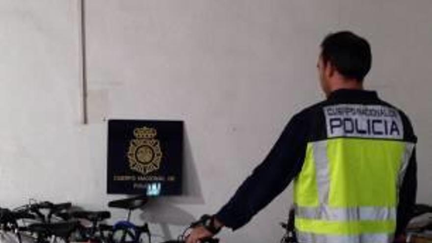 Tres detenidos por el robo y la venta fraudulenta de 79 bicicletas en Alicante