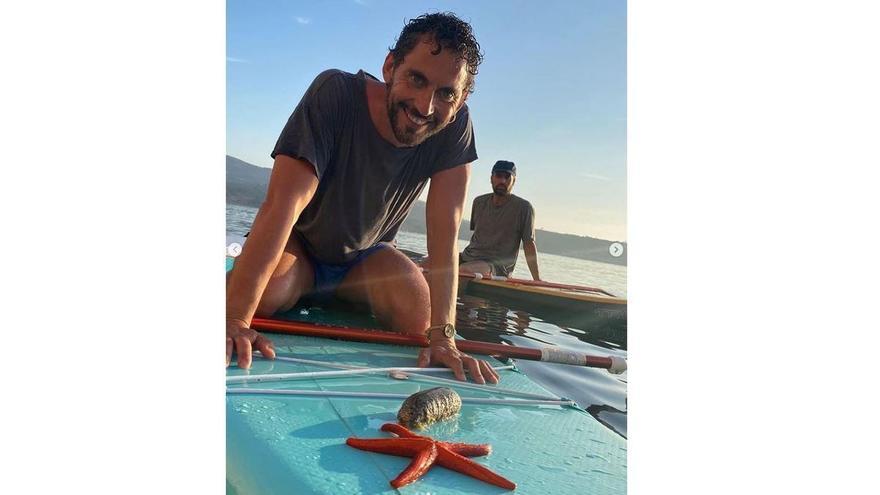 Críticas a Paco León por sacar una estrella de mar del agua en Ibiza