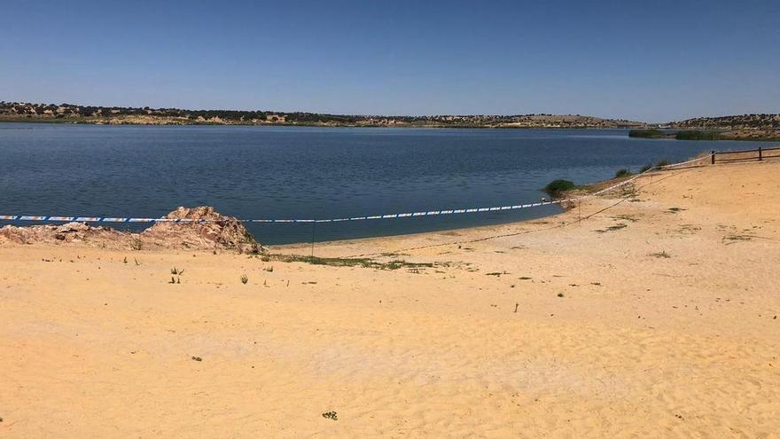 La Junta mantiene la prohibición del baño en la playa de La Colada