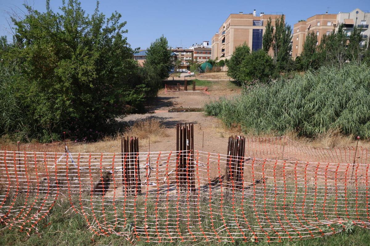 construccion de la pasarela en el parque de levante Cordoba