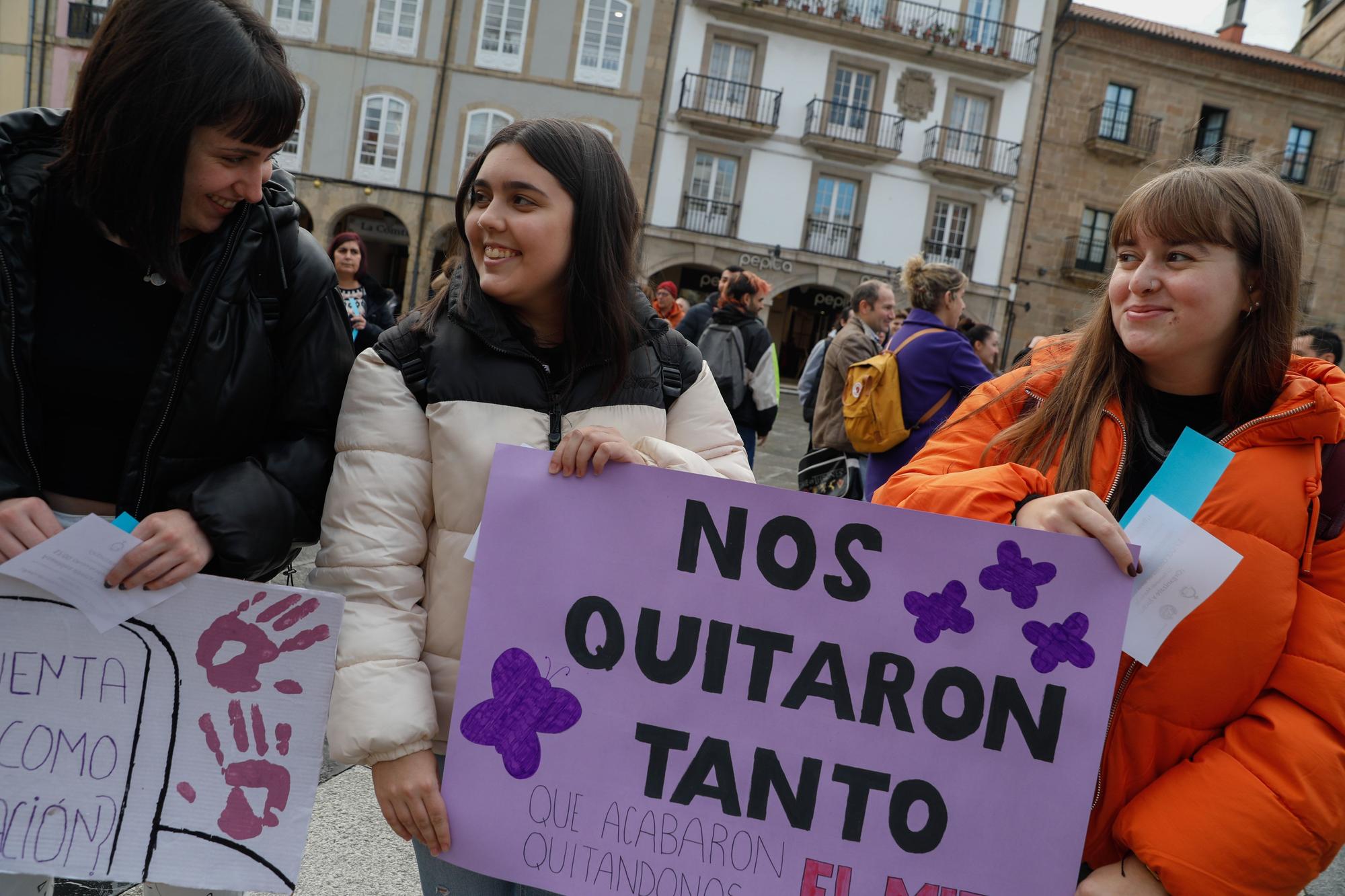 EN IMÁGENES: Asturias sale a la calle y alza la voz contra la violencia machista por el 25N