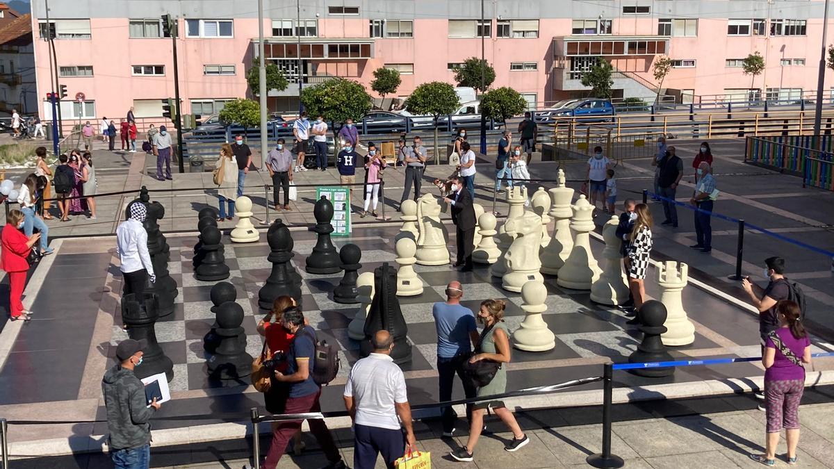 El ajedrez gigante del centro comercial Travesía de Vigo