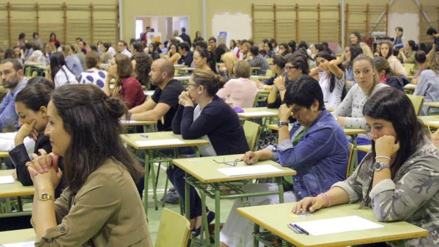 Aspirantes a una plaza de funcionario docente en las oposiciones de maestro del año pasado.