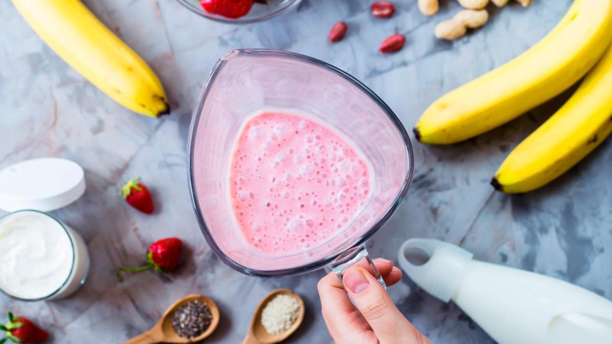 Adelgaza de forma rápida y sencilla cenando este batido quemacalorías