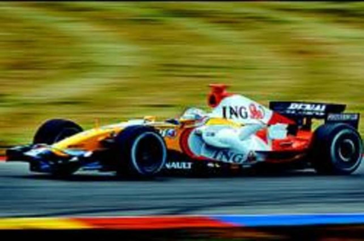 Fernando Alonso, amb el seu nou Renault R28, ahir a Xest (València).