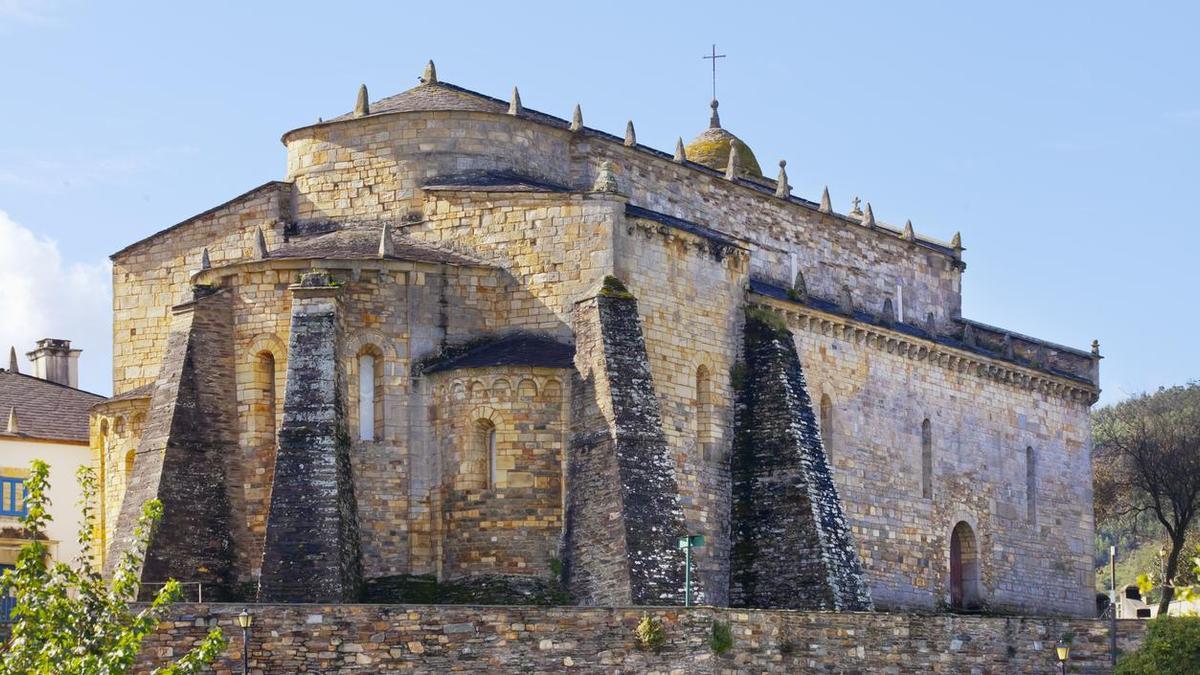La catedral más antigua de España tiene una fuente de aguas milagrosas