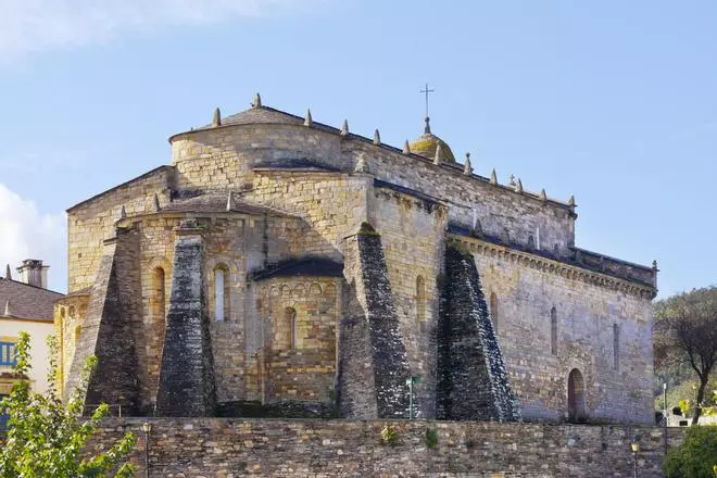 La catedral más antigua de España se considera el “más enigmático monumento de Galicia"