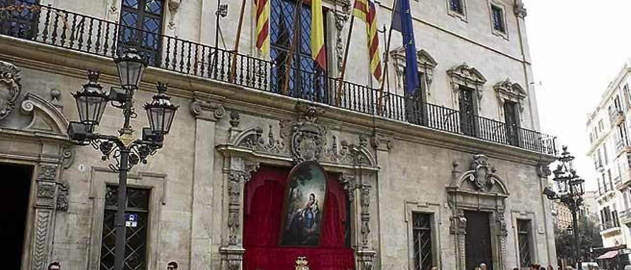 El cuadro de Sant Alonso Rodríguez, en la fachada.