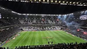 Mosaico desplegado por la afición del Atlético-MG brasileño en un partido de la Copa Libertadores con el lema: No al racismo.