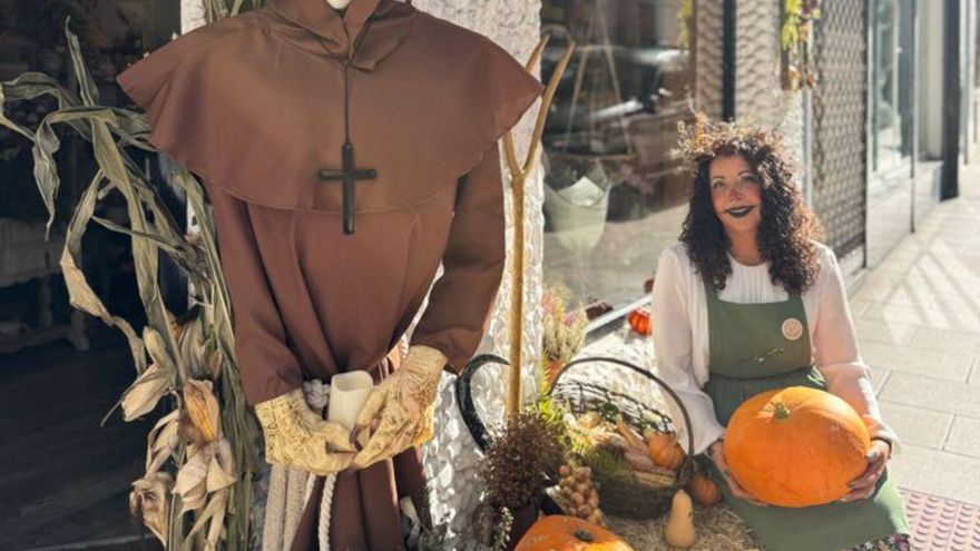 ‘O Recuncho Floral’ gana el concurso de escaparatismo de Samaín de A Coruña