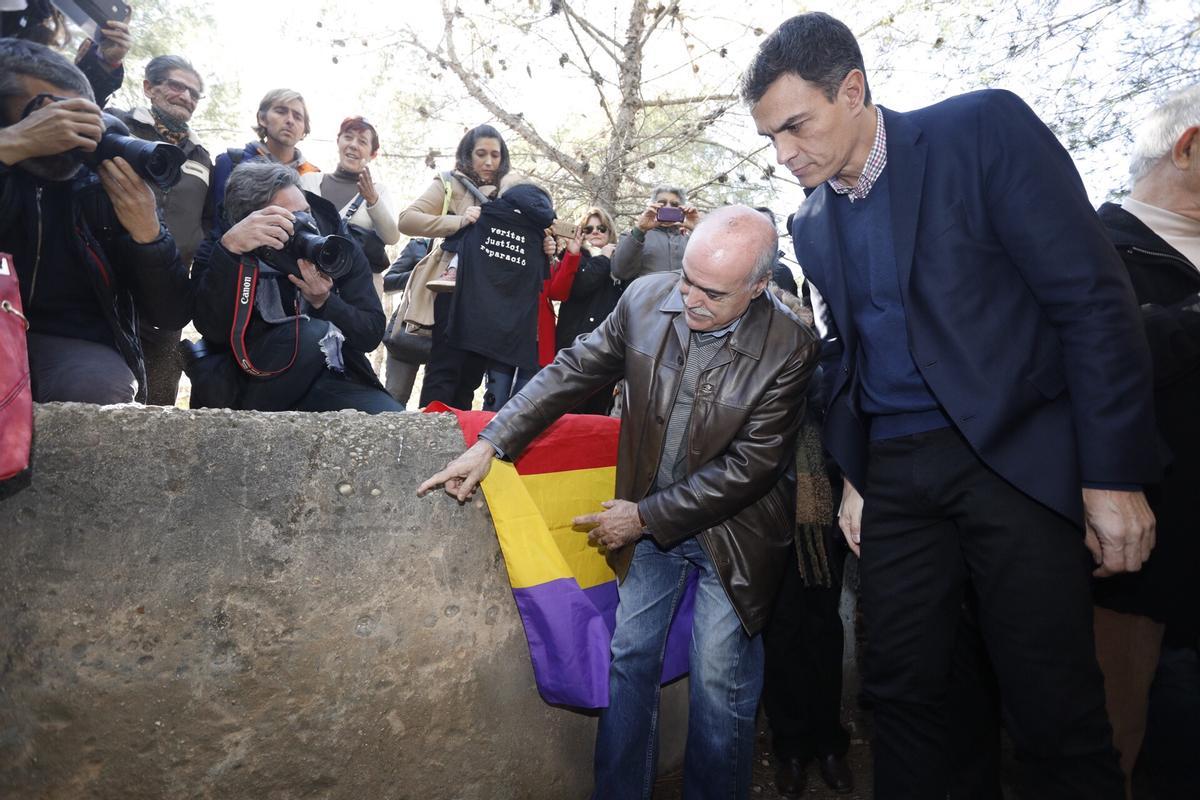 Visita de Pedro Sanchez al paredon de España.