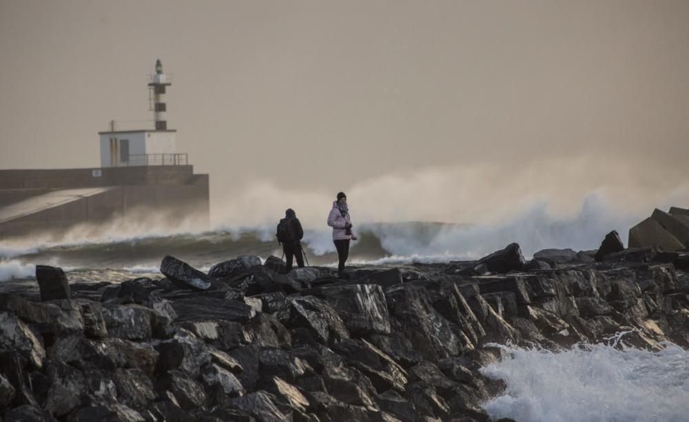 Temporal de viento y oleaje en Asturias