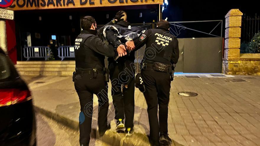 Detenido en Ceutí tras embestir a un vehículo policial y protagonizar una persecución desde Murcia