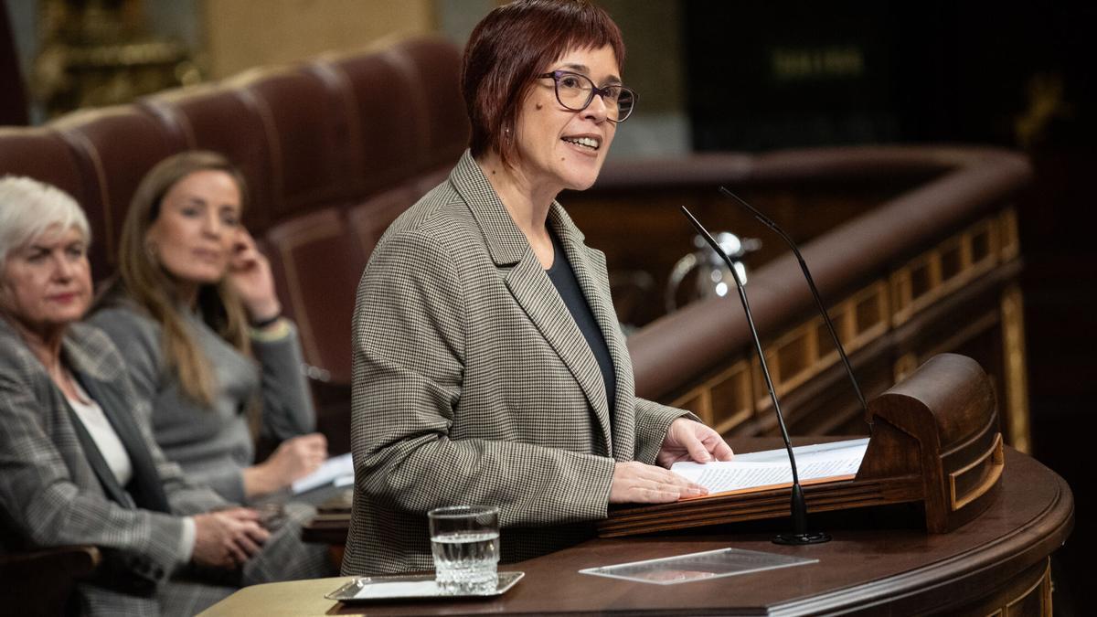 La secretaria general de Més y coportavoz de Compromís, Agueda Micó, interviene durante una sesión plenaria, en el Congreso de los Diputados, a 28 de noviembre de 2023, en Madrid (España). El Pleno del Congreso tiene previsto aprobar hoy la creación de un total de 23 comisiones legislativas, adaptadas a la estructura del nuevo Gobierno de coalición, otras ocho de carácter no legislativo y un total de tres comisiones mixtas, en las que habrá representantes de la Cámara Baja y también del Senado. Para la aprobación de las 23 comisiones permanentes legislativas es necesario, como al inicio de cada legislatura, hacer una reforma puntual del Reglamento de la Cámara (el artículo 46.1) para adaptar su nombre a la nueva estructura ministerial. 28 NOVIEMBRE 2023;MADRID;CONGRESO;23 COMISIONES LEGISLATIVAS;TRES MIXTAS Alejandro Martínez Vélez / Europa Press 28/11/2023. CONGRESO DE LOS DIPUTADOS . CDD . INTERVENCIÓN DE ÁGUEDA MICÓ