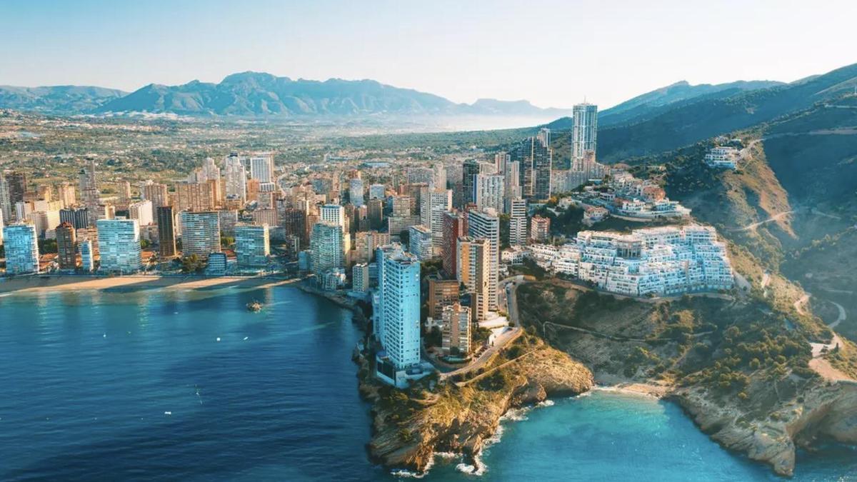 La ciudad favorita de la clase media española para irse de viaje: a orillas del Mediterráneo, es perfecta para viajar en familia