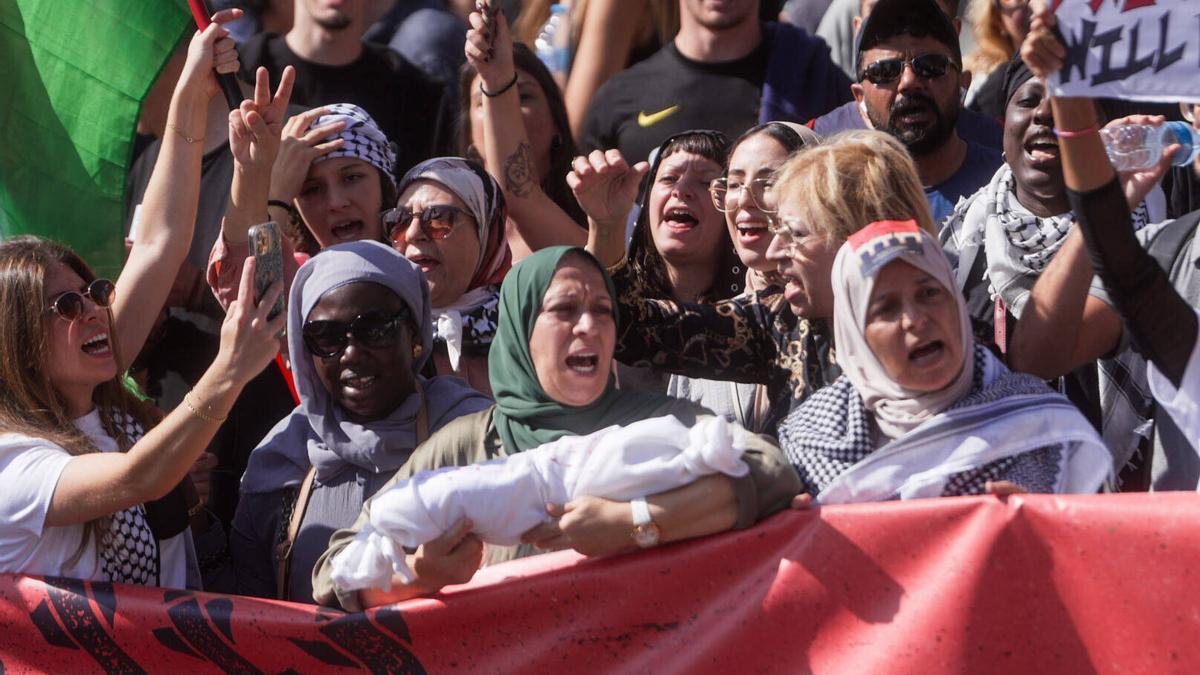 Barcelona 04/10/2025 Sociedad Manifestación Palestina Barcelona AUTOR JORDI OTIX