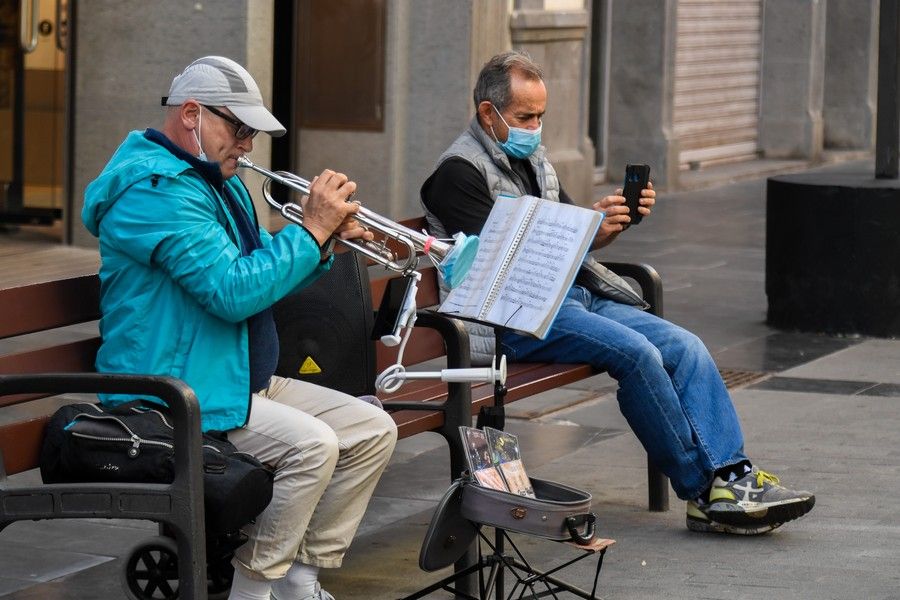 Comercios en la calle de Triana durante la campaña de Navidad y Reyes