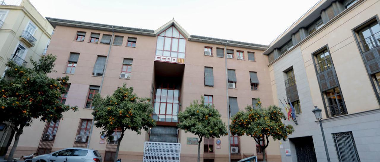 Edificio de Comisiones Obreras en la Plaza Nápoles y Sicilia, donde podrían construirse viviendas.