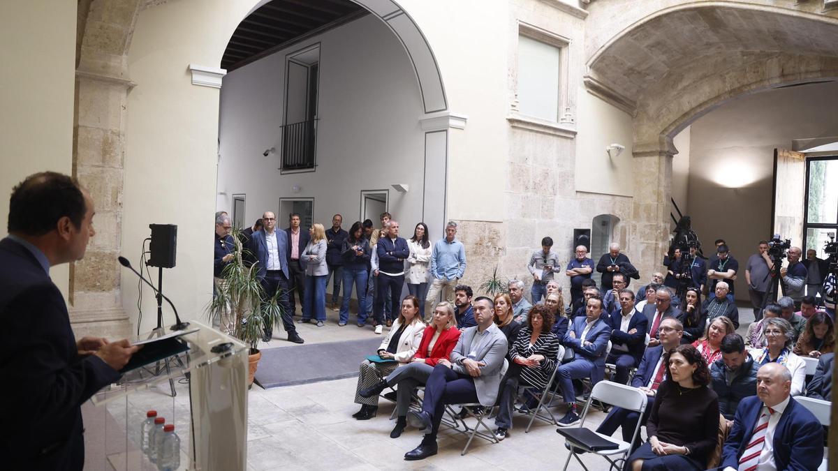 Acto del 25 d'Abril, en la diputación.