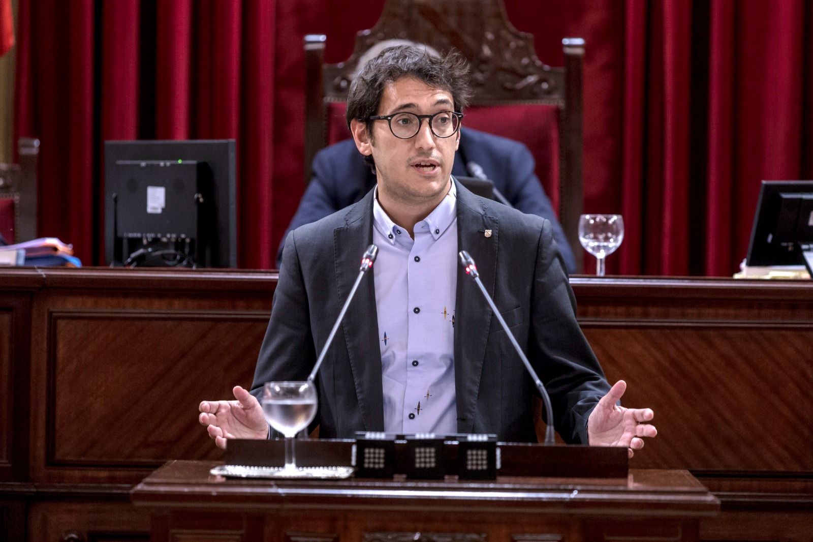 Debate de la Ley Turística en el Parlament