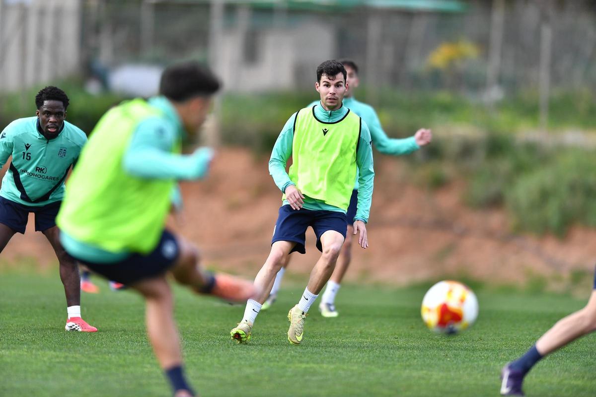 Los jugadores del FC Cartagena, en su último entrenamiento de la semana