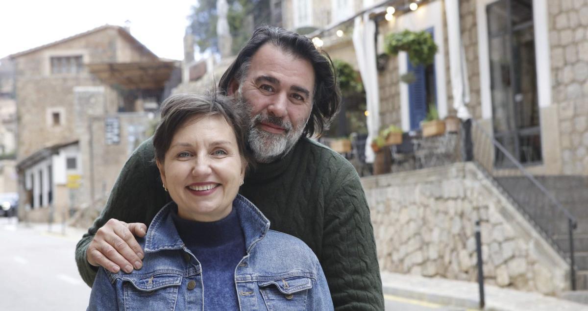 Hatten genug von der wirtschaftlichen und politischen Lage in Ungarn: Emese Juhász und Balázs Turi.  | FOTO: NELE BENDGENS