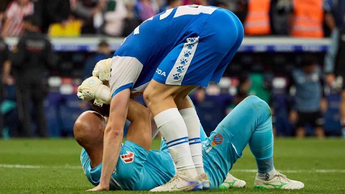 Los jugadores del Espanyol celebran la victoria contra el Athletic