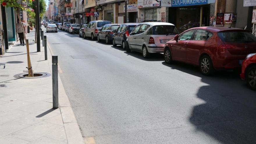 Torrevieja suprime el aparcamiento en la calle Ramón Gallud para mejorar el tráfico en verano