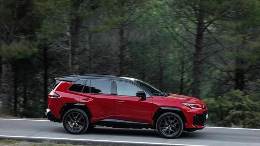 Toda la gama del nuevo Toyota RAV4, precios, versiones y equipamiento, al detalle