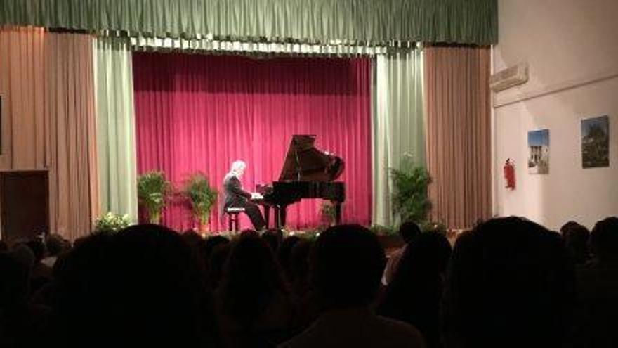 Antonio Baciero al piano, en uno de los conciertos en Sant Carles.