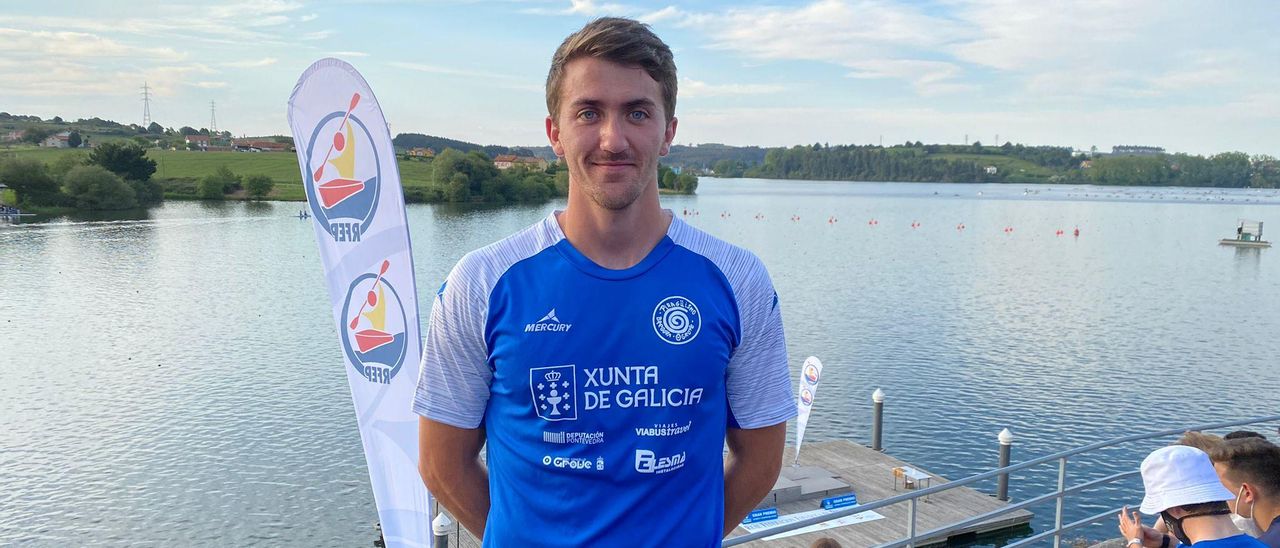 David Barreiro, ayer en el embalse de Trasona, en Asturias. |  // FDV