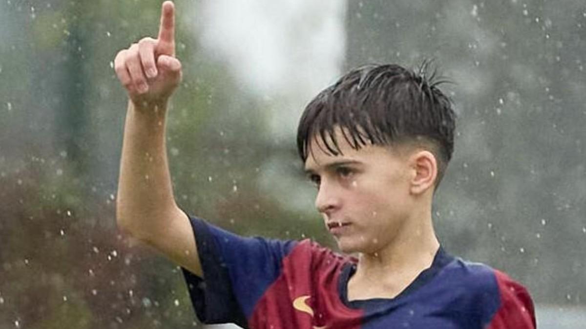 David Moreno celebrates a goal