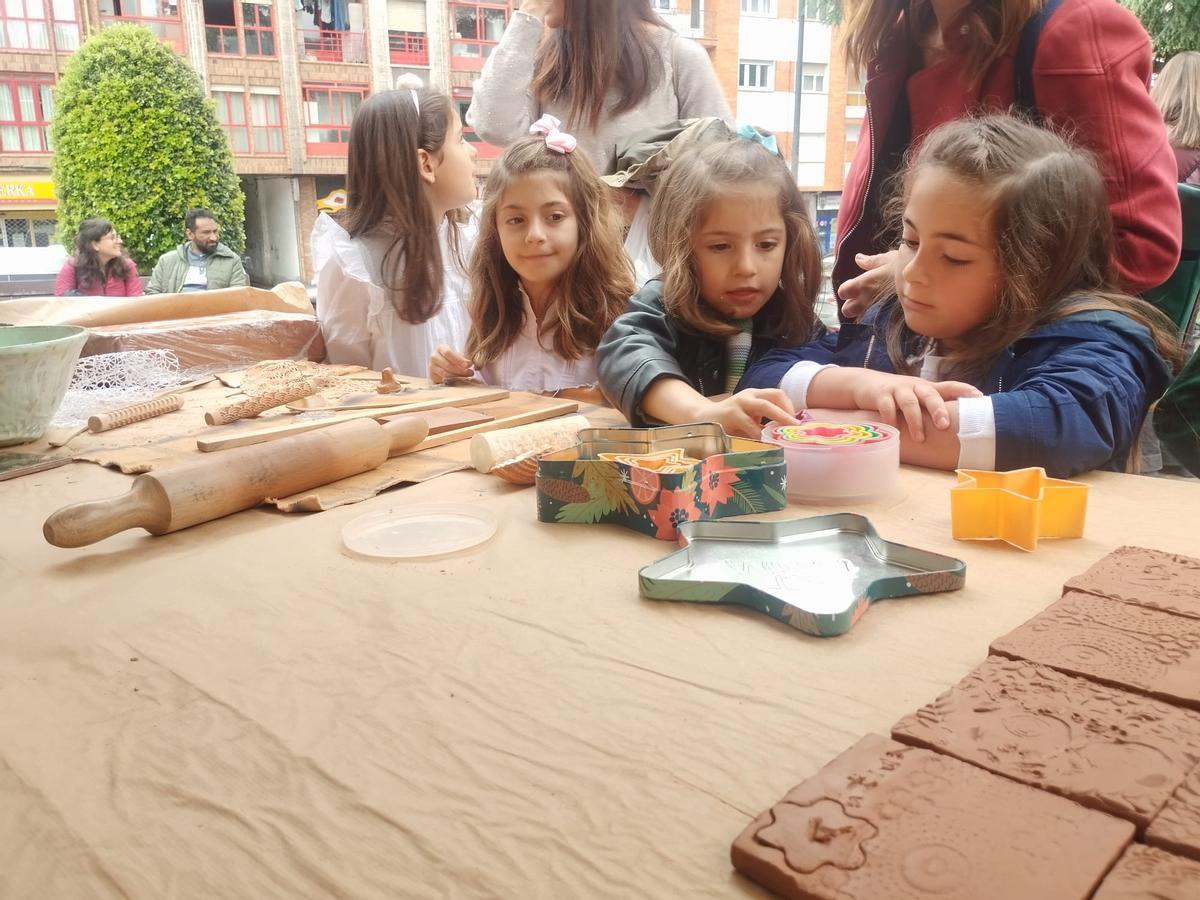 El Mercado Tradicional de San Isidro, de bote en bote, en imágenes