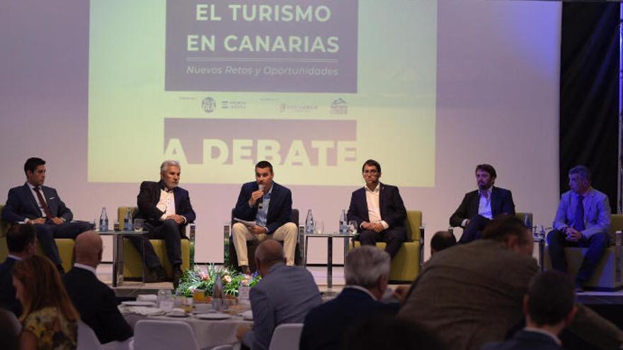 Un momento del debate sobre el turismo en Canarias.